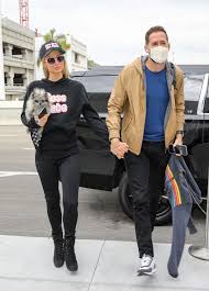 Carter reum is an author, entrepreneur and venture capitalist credit: Paris Hilton And Carter Reum At Lax Airport In Los Angeles 10 22 2020 Paris Hilton Hilton Carters