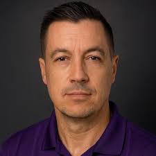 How a rock from the ground affects palm tree performance