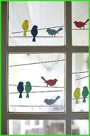 Mit Kindern Fensterbilder Im Herbst Basteln Und Malen Basteln Fensterbilder Herbst In 2020 Fensterbilder Basteln Regenbogen Bastelarbeiten Klassentur Dekorationen