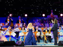 André Rieu - Mirusia singing "'Time to say goodbye" at the Coronation Concert in Amsterdam. | Facebook