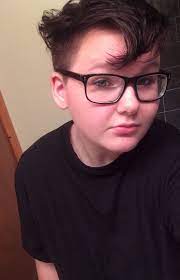 Short hair for over 60 round face. Pin On Kitkless