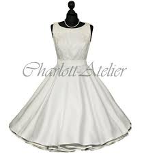 50er Petticoat Kleid Hochzeit Brautkleid Weiss Von Charlott Atelier 50er Mode Auf Dawanda Com Petticoat Kleid Hochzeit Brautkleid Weiss Kleid Hochzeit