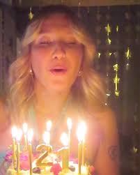 21 🍾🍓🌼💐🎂💖🥂