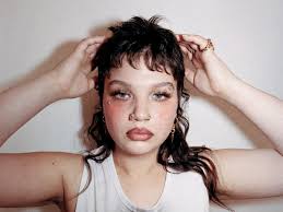 Review 'This Wasn't Meant for You Anyway' van Lola Young