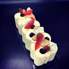 La Patisserie Mathias Narcissot Vous Presente La Buche Mont Ventoux Mousse Cheese Cake Pamplemousse Confit De Myrtille Desserts Mini Cheesecake Cheesecake