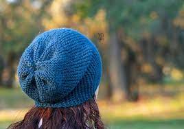 Mar 08, 2019 · this free hat pattern is called the blank slate hat because it's a simple, classic design that can be decorated and embellished to suit your taste and personality (more on that below). Easiest Knitted Hat Yay For Yarn