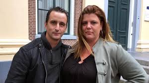 Someone who is shy at first but the second she gets comfortable with you, she'll literally be the weirdest person you'll ever meet. Live Meer Details Over Dood Sharleyne Binnenland Telegraaf Nl