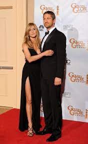It was an announcement that must have had jennifer aniston fans on the edge of their seats. Jennifer Aniston And Gerard Butler Are Flirty Socialite Life