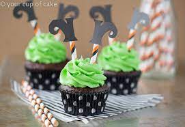 The witch is dead is a song in the 1939 film the wizard of oz. Wicked Witch Cupcakes Your Cup Of Cake