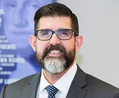 Florida gulf coast high schooler Outs himself proudly at graduation