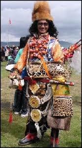 TIBETAN CLOTHES, JEWELRY AND IDEAS ABOUT BEAUTY | Facts and Details