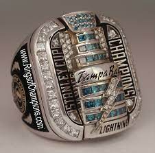 Tampa bay took home their first stanley cup ring in 2004. 2004 Tampa Bay Lightning Stanley Cup Champions 14k Gold Ring With All Real Diamonds