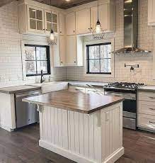 Amish custom kitchens, founded in 1996, is a chicagoland area kitchen design firm that specializes in handmade cabinetry from amish craftsmen in central illinois. Kitchen Cabinets Innovative Ideas And Pics Of Amish Kitchen Cabinets Northern I Small Farmhouse Kitchen Farmhouse Kitchen Countertops Modern Farmhouse Kitchens