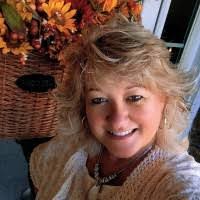 Lisa Ostlund's Instagram, Twitter & Facebook