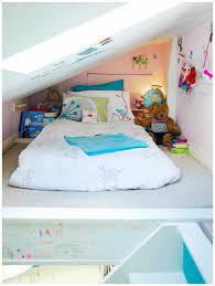 Spannende Kleines Zimmer Mit Dachschr U00e4ge Einrichten Bild Zimmer Mit Dachschrage Einrichten Kleine Zimmer Dachschrage Einrichten