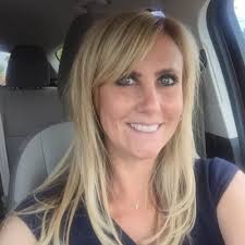 Lori Shaw (@loriella2525)