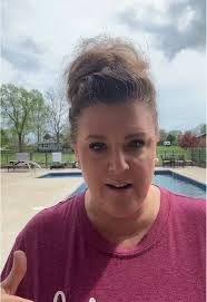 Karina Bennett's Instagram, Twitter & Facebook