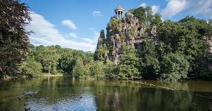 Présentation et photographies du parc des buttes chaumont de paris. Parc Des Buttes Chaumont In 19th Arrondissement Paris France Sygic Travel