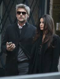 Pietro ha avuto un figlio, marco (roberto farnesi), dalla prima moglie scomparsa in giovane età. Roberto Farnesi Chi E La Giovane E Bella Fidanzata Lucya 25 Anni In Meno