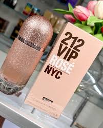 212 VIP Rosé Elixir de Carolina Herrera es una fragancia floral chipre para  mujeres🌸 Las Notas de Salida son lichi, casis y mandarina; las Notas de  Corazón son flor de durazno, rosa