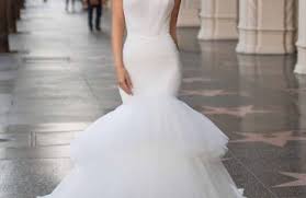 Sie wirkt edel und elegant. Heiraten In Darmstadt Bessungen Vintage Brautmoden Brautkleider