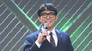 Tình trường và độ giàu có của hlv gây chú ý nhất tập mở màn rap việt. Rap Viá»‡t Tráº¥n Thanh Gay Choang Vá»›i Ä'áº§u Náº¥m Toc 2 Mai Xuáº¥t Hiá»‡n Them 2 Non Vang Cho Giam Kháº£o