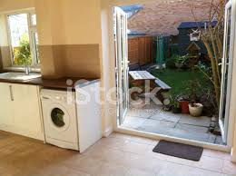 Recuerda repasar nuestros filtros para encontrar la lavadora que mas te interese, lavadoras de carga superior, compactas. Moderna Cocina Comedor Patio Blanco Armarios Lavadora Hacer Fotografias De Stock Freeimages Com