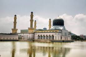 The building is located on stilts above a shimmering lagoon which makes it look as if it is floating on the water and its size means that it can accommodate some 12,000 worshippers at one time. Kota Kinabalu City Mosque Kota Kinabalu Malaysia Atlas Obscura