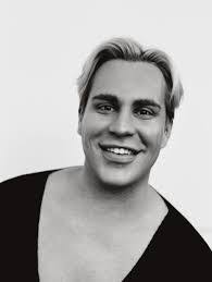 Brett Paris's Instagram, Twitter & Facebook