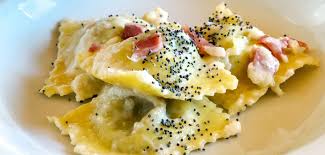 Come fare le farfalle al radicchio, speck e noci. Ravioli Con Radicchio Speck E Crema Alla Birra Ecco La Ricetta