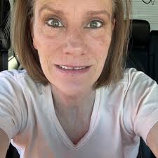 How do you record videos in Infinity 8 Ball game?