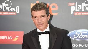 Actor, director, productor gracias por estar aquí. Ù‚Ø±Ø§Ø¡Ø© Ø§Ù„Ù…Ø²ÙŠØ¯ Ø£ÙÙ„Ø§Ù… Ø£Ù†Ø·ÙˆÙ†ÙŠÙˆ Ø¨Ø§Ù†Ø¯ÙŠØ±Ø§Ø³ Ø§Ø®ØªØ¨Ø§Ø±Ø§Øª Ø¥ÙŠØ¬Ø§Ø¨ÙŠØ© Ù„ÙÙŠØ±ÙˆØ³ ÙƒÙˆØ±ÙˆÙ†Ø§ ÙˆÙ‚Ø¶Ø§Ø¡ Ø¹ÙŠØ¯ Ù…ÙŠÙ„Ø§Ø¯Ù‡ ÙÙŠ Ø§Ù„Ø­Ø¬Ø± Ø§Ù„ØµØ­ÙŠ Ø£ØºØ³Ø·Ø³ 10 2020
