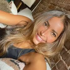 Agata Antoniuk's Instagram, Twitter & Facebook