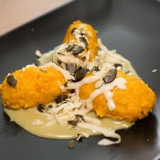 Kurbisnockerl Mit Kernolsauce Rezept Von Steirische Spezialitaten Rezept In 2020 Rezepte Nockerl Essen