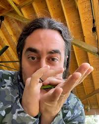 This guy's harmonica skills are unbelievable 🔥