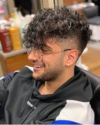 Modern Kivircik Erkek Sac Modelleri 2019 Erkek Kivircik Modelleri Modern Sac Curly Hair Men Fade Haircut Mens Hairstyles