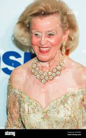 Barbara davis and clive davis hi-res stock photography and images