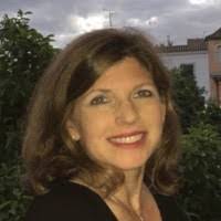 Elizabeth Tavarez's Instagram, Twitter & Facebook