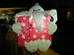 Cute Way To Wrap A Book With A Stuffed Animal Christmas Ornaments Crafts Holiday Decor