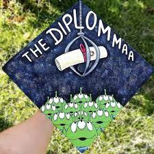 18 Creative Ideas To Make Your Graduation Cap Stand Out Disney Graduation Cap Funny Graduation Caps Graduation Cap