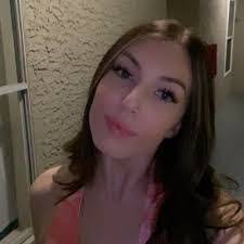 Chelsea Bechtold's Instagram, Twitter & Facebook