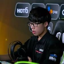 하지만 그 실력만큼은 매우 뛰어나 어리다고 놀리지 말아요의 노래 가사가 떠오르게 합니다. ì•ˆì‚°ì €ê²©ìˆ˜ Playboard