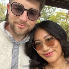 Does anyone know a van life community page where you're allowed to offer  van dwellers some honest work? I have work that's ideal, remote & flexible.  I just need the right place