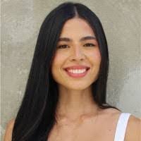 Leslie Rudder's Instagram, Twitter & Facebook