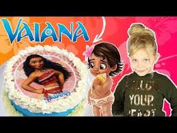 Petite Recette De La Youtubeuse Roxane L Atelier De Roxane Gateau Vaiana Cette Fois Elle F Gateaux Vaiana Atelier De Roxane Gateau Anniversaire Vaiana