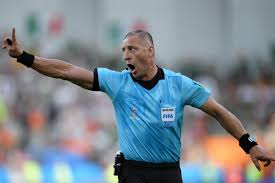 La más reciente información de néstor pitana publicada en colombia.com. Uruguay Vs France Referee Nestor Pitana The Former Actor To Officiate World Cup Quarter Final London Evening Standard Evening Standard