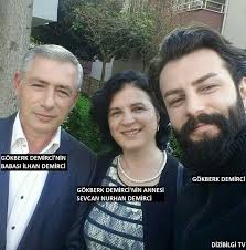 Gökberk demirci (born 20 october 1989) is a turkish film and tv actor known for yemin (2019), hayatımın aşkı (2016), and arka sokaklar (2012). Yemin Dizisi Oyuncusu Gokberk Demirci Nin Aci Gunu Annesi Vefat Etti Dizi Bilgi