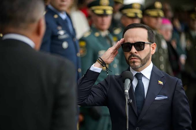 Un juez ordena a De la Espriella disculparse por "vulnerar la neu