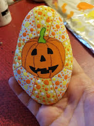 Pin By Miriam Cossmann On Rocks Pumpkins Painted Rocks Rock Painting Ideas Easy Rock Crafts