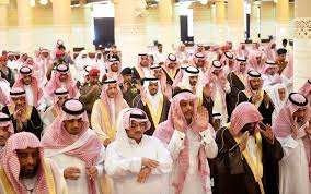 عام أمير الرياض بالنيابة يؤدي صلاة الميت على الأمير سلمان بن سعد بن عبدالله رحمه الله وكالة الأنباء السعودية